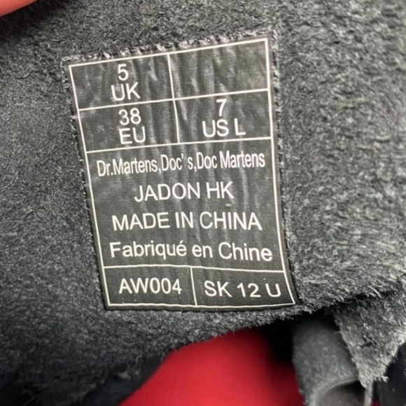 Dr. Martens X Hello Kitty - Picture 5 of 11